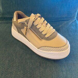 Alegria - Averie Houndstooth Grey - Multiple Sizes (NEW W/ BOX)